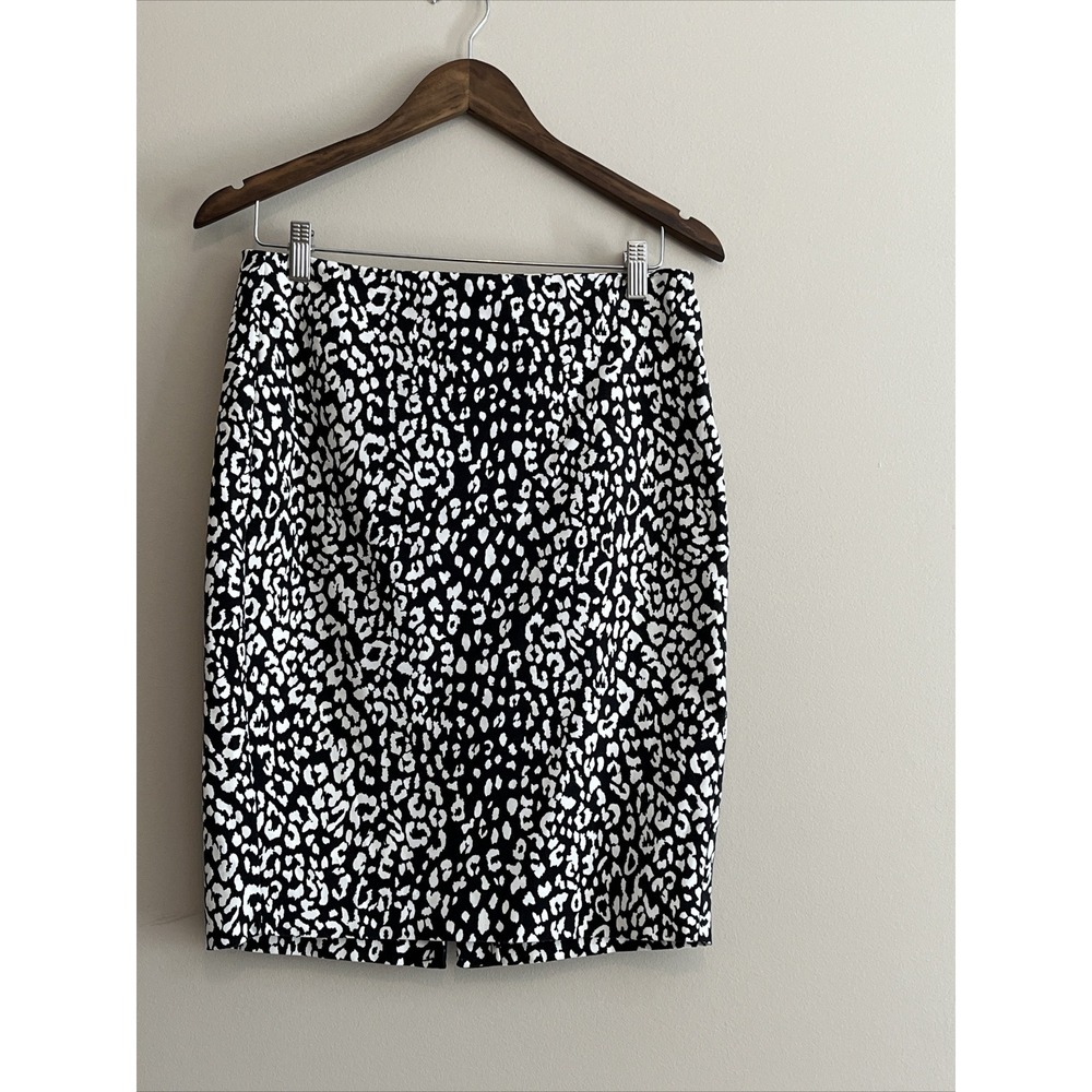 Banana Republic Pencil Skirt Animal Print Black White Zip Size 6 Office Career